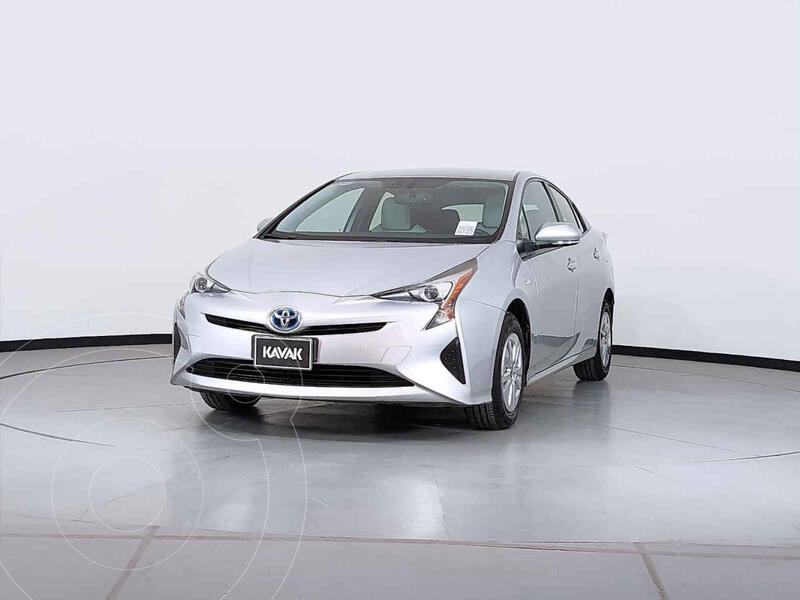 Foto Toyota Prius Premium SR usado (2017) color Plata precio $330,999