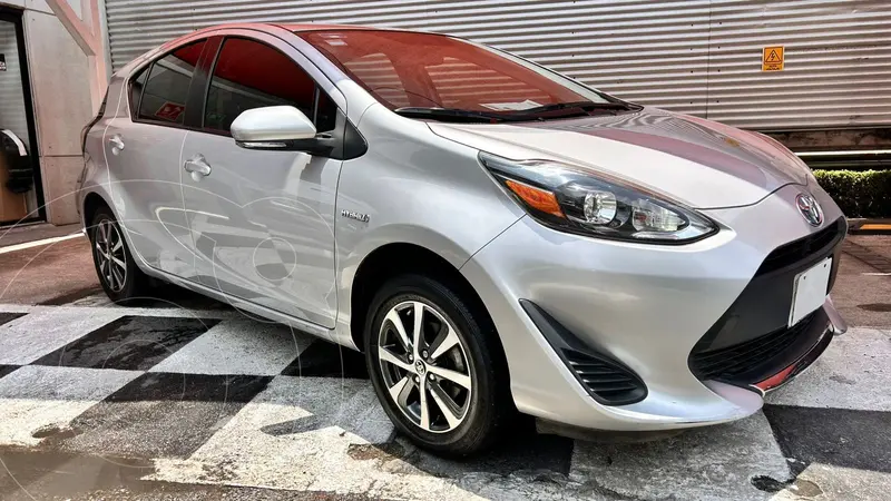 Foto Toyota Prius Premium usado (2021) color plateado precio $335,000