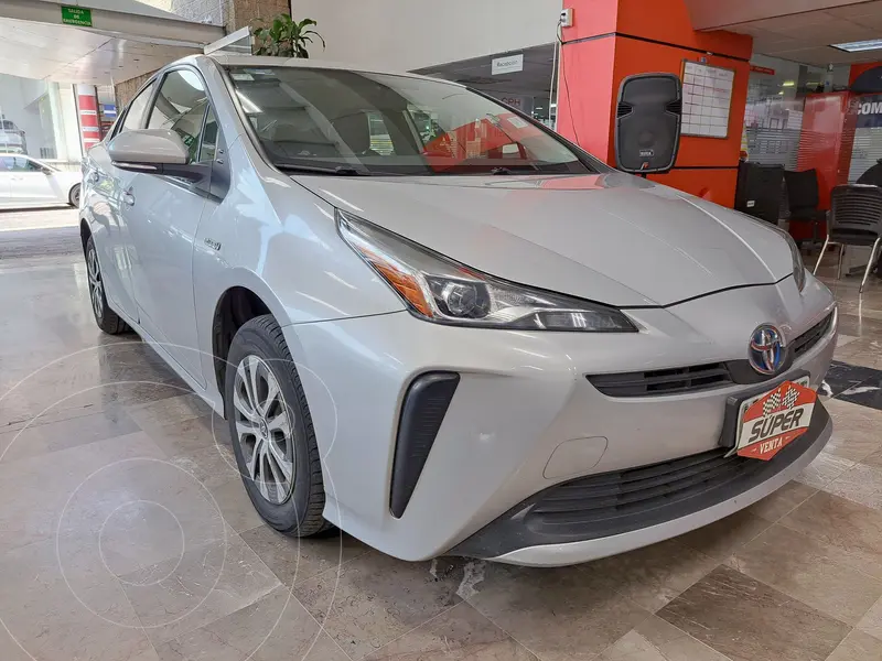 Foto Toyota Prius Base usado (2021) color plateado precio $349,000