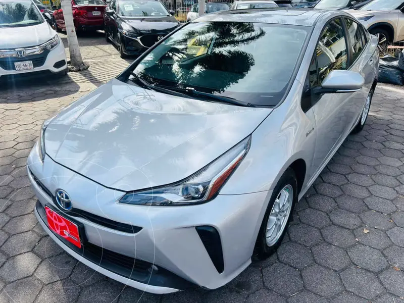 Foto Toyota Prius Premium usado (2021) color Plata precio $367,000