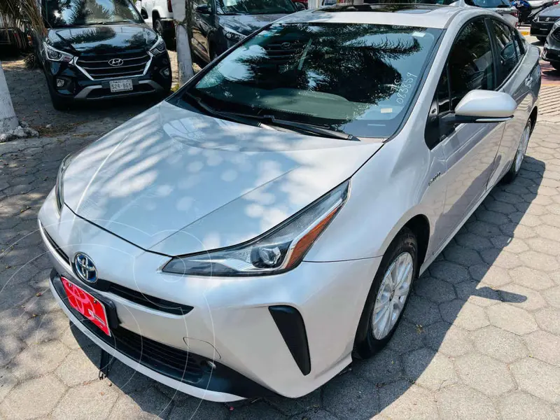 Foto Toyota Prius Premium usado (2019) color Plata precio $327,000