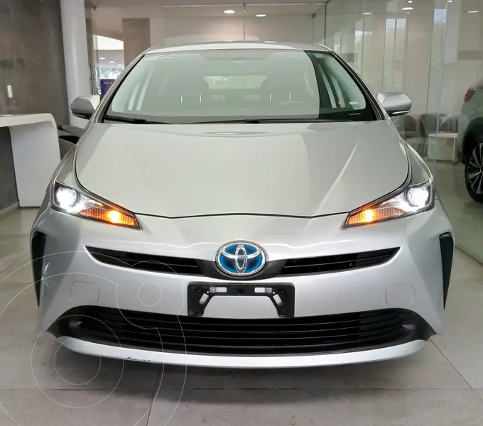 Foto Toyota Prius Base usado (2021) color Plata Metalico financiado en mensualidades(enganche $42,000 mensualidades desde $9,000)