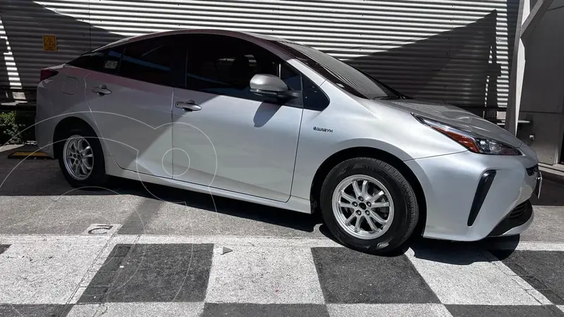 Foto Toyota Prius Base usado (2022) color plateado precio $390,000