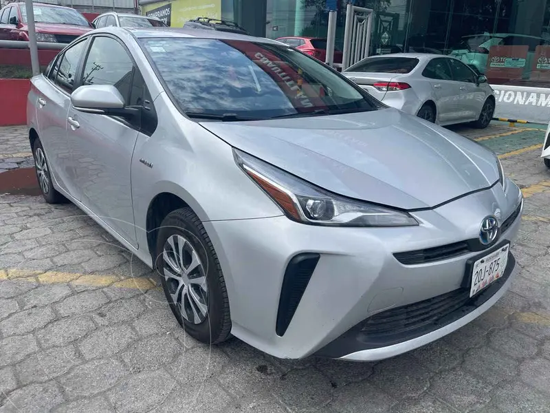 Foto Toyota Prius Base usado (2021) color Plata financiado en mensualidades(enganche $91,375 mensualidades desde $7,715)