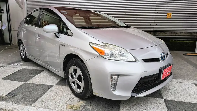 Foto Toyota Prius Premium SR usado (2015) color plateado precio $230,000