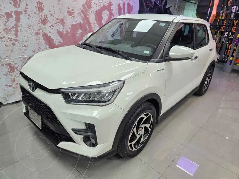 Foto Toyota Raize XLE Aut usado (2022) color Blanco financiado en mensualidades(enganche $73,700 mensualidades desde $7,270)