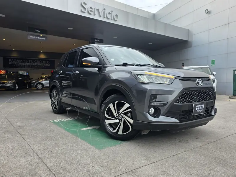 Foto Toyota Raize XLE Aut usado (2022) color Gris Oscuro precio $315,000