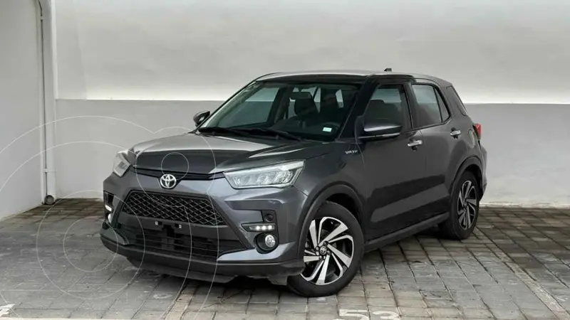 Foto Toyota Raize XLE Aut usado (2024) color Gris precio $343,000