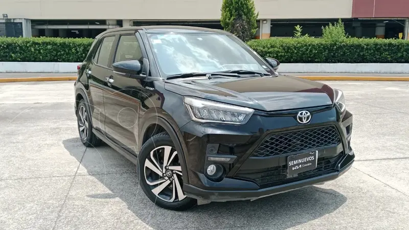 Foto Toyota Raize XLE Aut usado (2023) color Negro precio $359,000