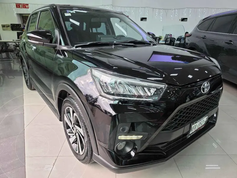 Foto Toyota Raize XLE Aut usado (2024) color Negro financiado en mensualidades(enganche $92,719 mensualidades desde $7,829)