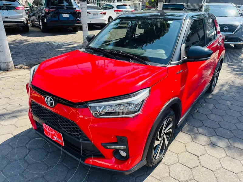 Foto Toyota Raize XLE Aut Bi-Tono usado (2023) color Rojo financiado en mensualidades(enganche $93,256 mensualidades desde $8,283)