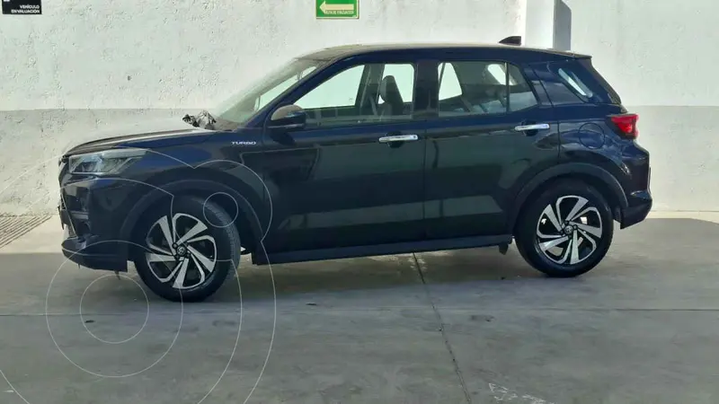 Foto Toyota Raize XLE Aut usado (2024) color Negro precio $374,000