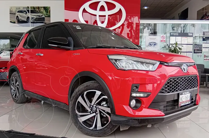Foto Toyota Raize XLE Aut Bi-Tono usado (2025) color Rojo precio $375,000