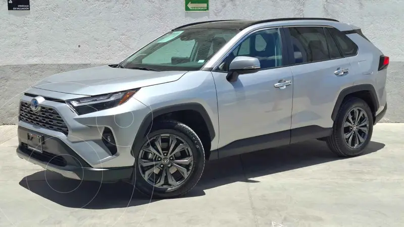 Foto Toyota RAV4 HEV Limited usado (2024) color Plata precio $775,000