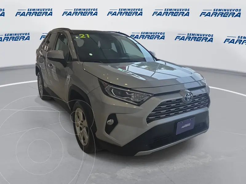 Foto Toyota RAV4 HEV Limited usado (2021) color plateado precio $499,000