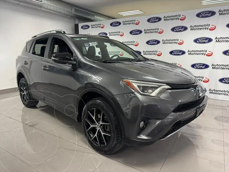 Foto Toyota RAV4 HEV Limited usado (2018) color Gris precio $315,000