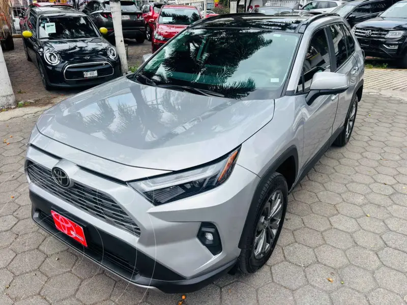 Foto Toyota RAV4 HEV Limited usado (2025) color Plata financiado en mensualidades(enganche $224,944 mensualidades desde $19,980)