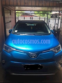 foto Toyota Rav4 2.0 Lujo 4X2 Aut usado (2017) color Azul Celeste precio $12.000.000