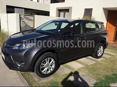 foto Toyota Rav4 2.0 Lujo 4X2 usado (2015) color Gris precio $7.400.000