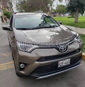 Foto Toyota Rav4 2.5L 4x4 usado (2018) color Beige Metalico precio u$s8,400