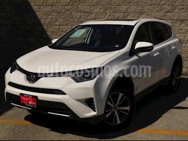 foto Toyota RAV4 5P XLE L4 TA QC F. NIEBLA RA-17 4X4 usado (2016) color Blanco precio $315,000