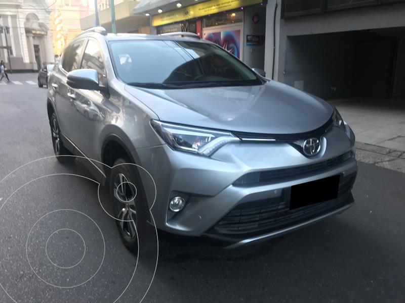 Toyota RAV4 VX 4x4 Aut Full usado (2017) color Gris Metalico precio u$s26.500