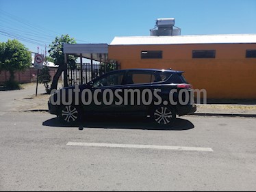 foto Toyota Rav4 2.0 Lujo 4X2 usado (2017) color Azul precio $10.700.000