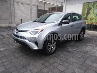 foto Toyota RAV4 LE usado (2017) color Plata precio $310,000