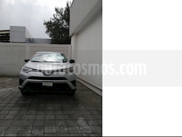foto Toyota RAV4 LE usado (2017) color Plata precio $289,000