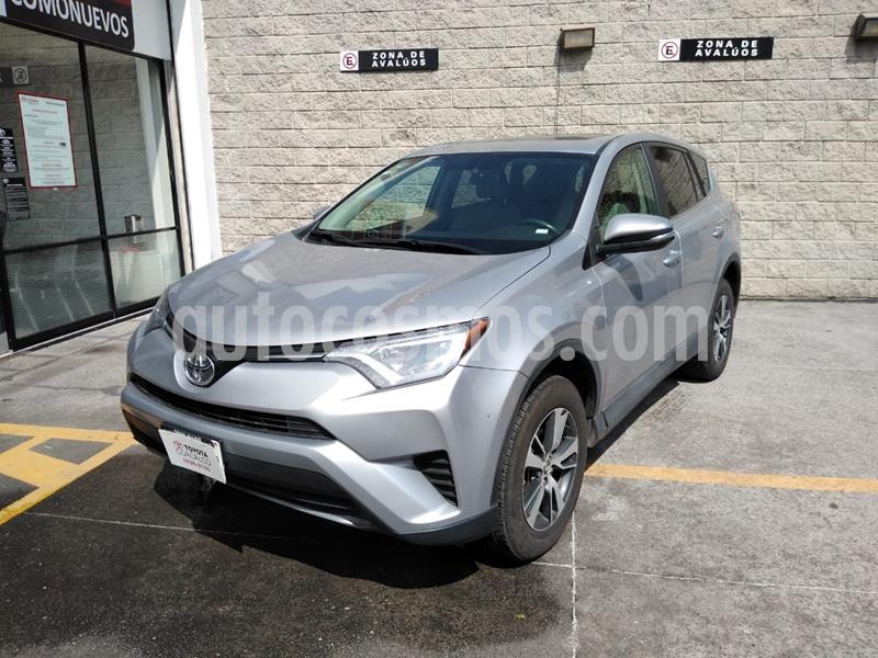 Toyota RAV4 XLE usado (2018) color Plata precio $365,000