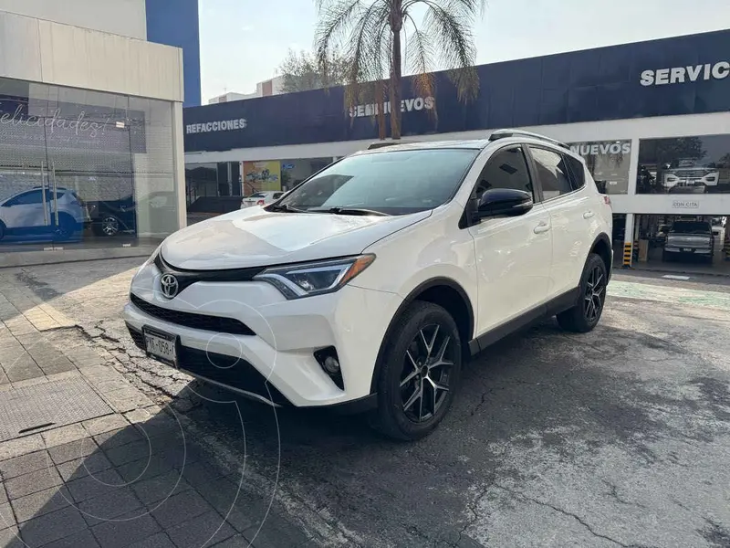 Foto Toyota RAV4 SE 4WD usado (2018) color Blanco financiado en mensualidades(enganche $90,166 mensualidades desde $9,595)