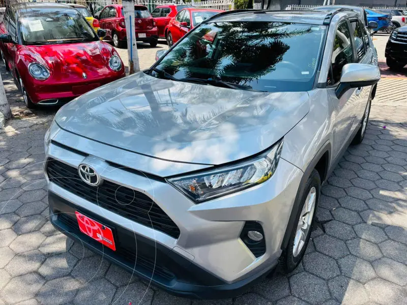Foto Toyota RAV4 XLE 4WD usado (2020) color Plata precio $417,000