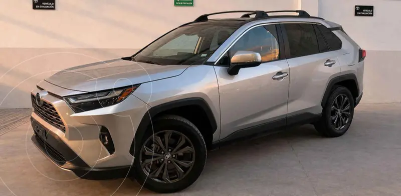 Foto Toyota RAV4 Limited usado (2022) color Plata financiado en mensualidades(enganche $122,980 mensualidades desde $12,132)