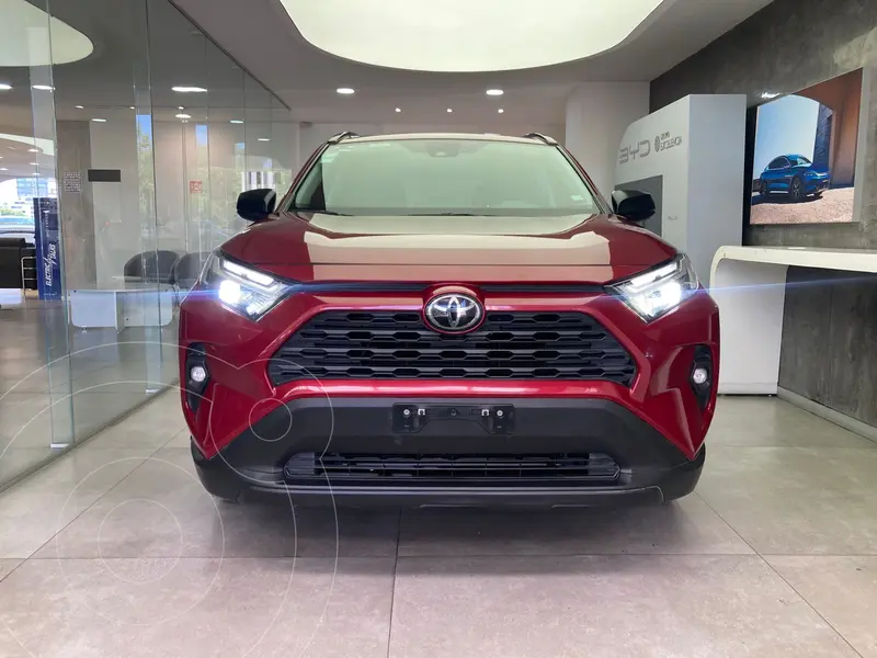 Foto Toyota RAV4 XLE usado (2022) color Rojo financiado en mensualidades(enganche $94,000 mensualidades desde $9,000)
