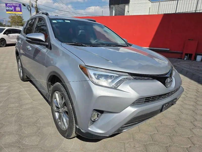 Foto Toyota RAV4 2.4L Limited usado (2017) color Plata precio $360,000