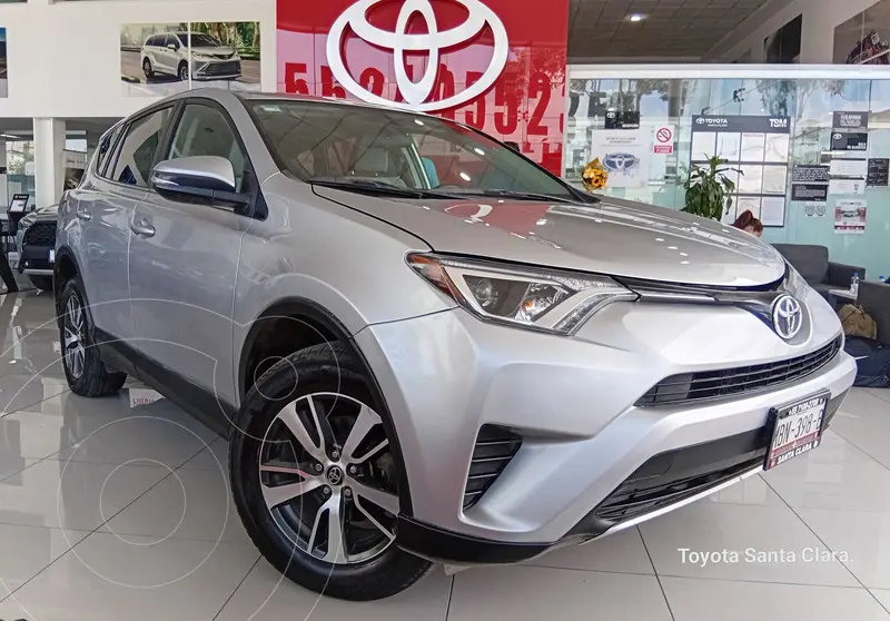 Foto Toyota RAV4 XLE 4WD usado (2016) color plateado precio $299,000