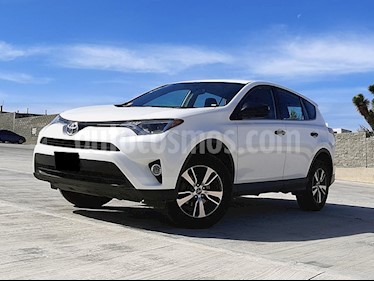 foto Toyota RAV4 LE usado (2016) color Blanco precio $274,000