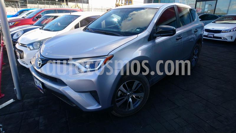 Toyota RAV4 2.5L Base usado (2017) color Gris precio $315,000