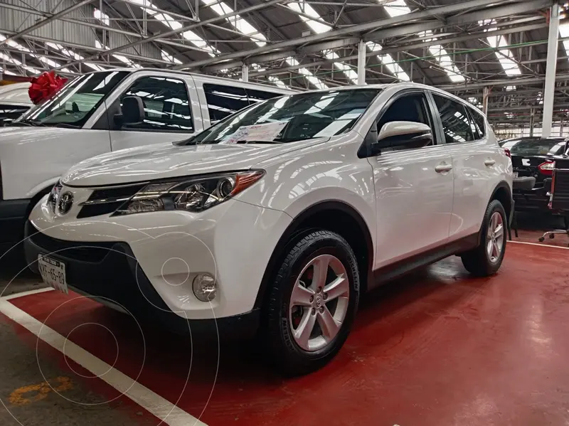 Foto Toyota RAV4 LE usado (2014) color Blanco precio $228,500