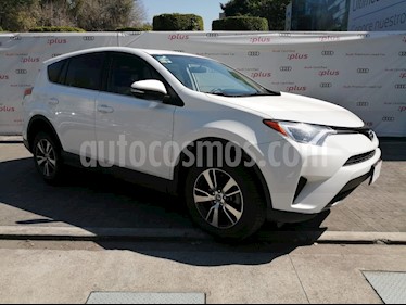 Foto Toyota RAV4 XLE Plus 4WD usado (2017) color Blanco Perla precio $335,000