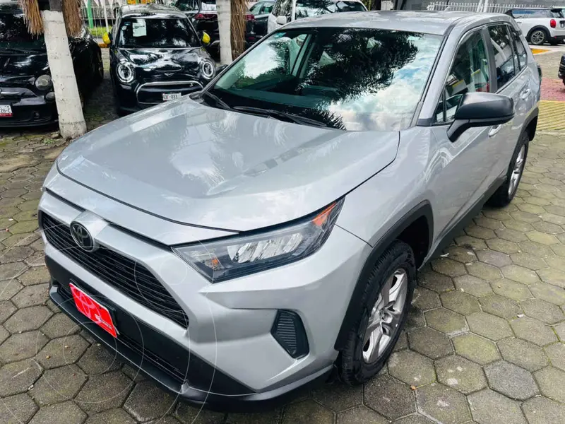 Foto Toyota RAV4 LE usado (2022) color Plata financiado en mensualidades(enganche $122,819 mensualidades desde $10,909)