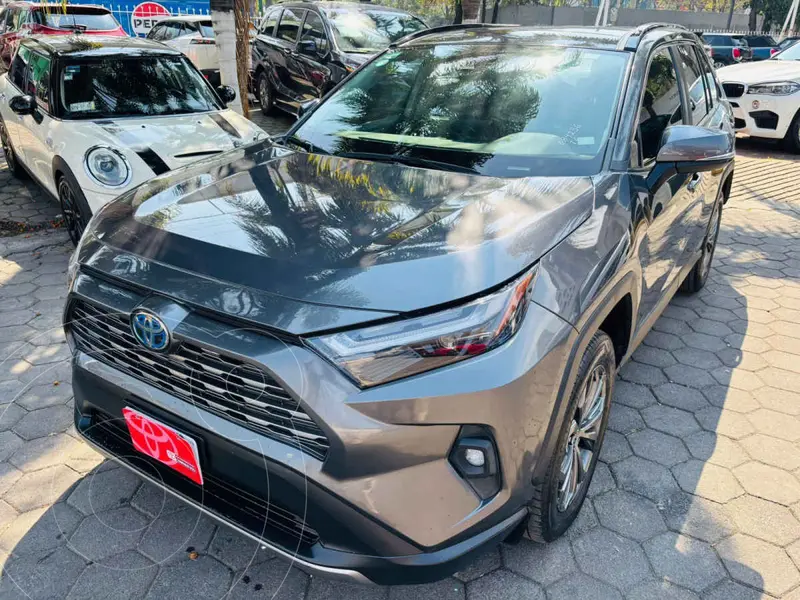 Foto Toyota RAV4 170080 usado (2023) color Gris precio $677,000