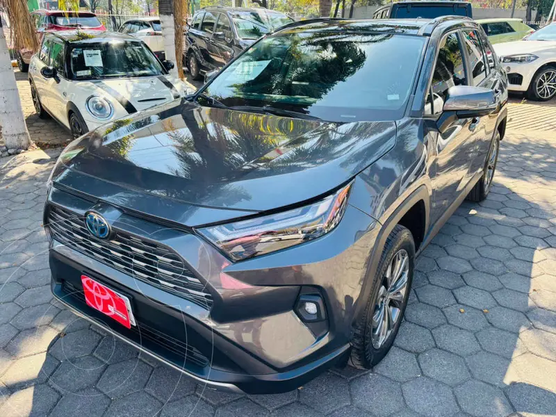 Toyota RAV4 170080 usado (2023) color Gris precio $677,000