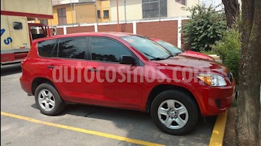 Toyota RAV4 2.4L Base 3a. fila de asientos usado (2009) color Rojo precio $110,000