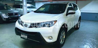 foto Toyota RAV4 2.4L Limited usado (2015) color Blanco precio $269,000