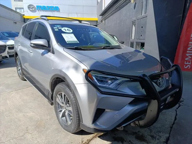 Foto Toyota RAV4 XLE 4WD usado (2016) color plateado precio $299,000