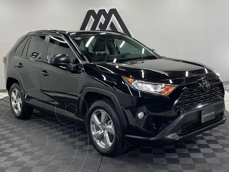 Foto Toyota RAV4 XLE usado (2021) color Negro precio $439,999