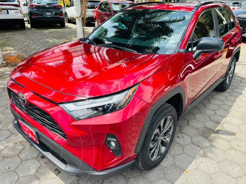 Foto Toyota RAV4 XLE usado (2024) color Rojo financiado en mensualidades(enganche $160,444 mensualidades desde $14,251)