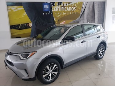 foto Toyota RAV4 2.4L Base usado (2018) color Plata precio $293,900