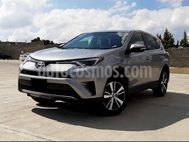 Foto Toyota RAV4 XLE usado (2016) color Plata precio $310,000